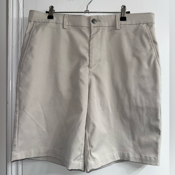 Callaway Men’s Pro Spin Shorts 9 In size 34 - Picture 3 of 7